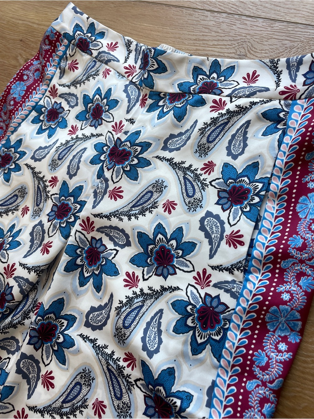LOFT‎ Ivory Wide-Leg Floral Palazzo Pants with Blue Border - Picture 3 of 8